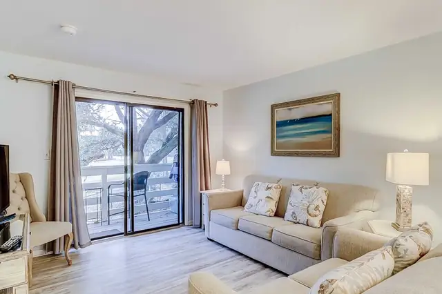 Living room at Fiddler’s Cove 12G